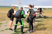 Harminc év után újra ejtőernyős nyári tábort rendeznek Szolnokon